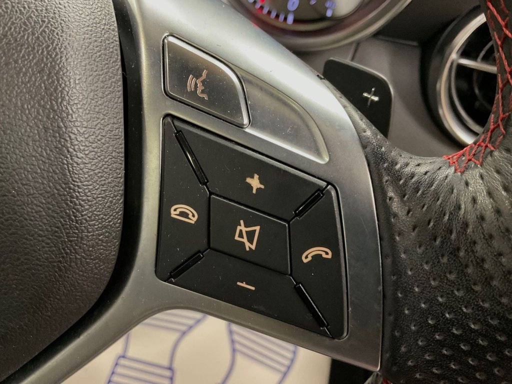 Used Mercedes-Benz SLK 2011 for sale - 76210238: Photo 31