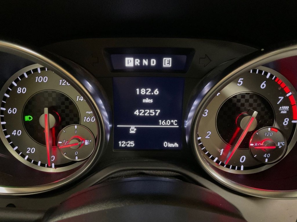 Used Mercedes-Benz SLK 2011 for sale - 76210238: Photo 32