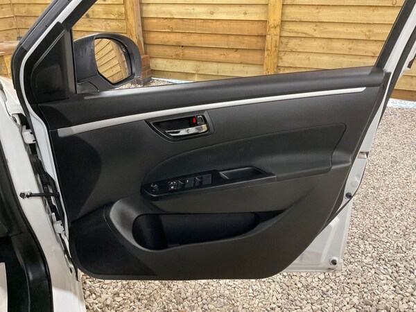 Used Suzuki Swift 2014 for sale - 75602535: Photo 9