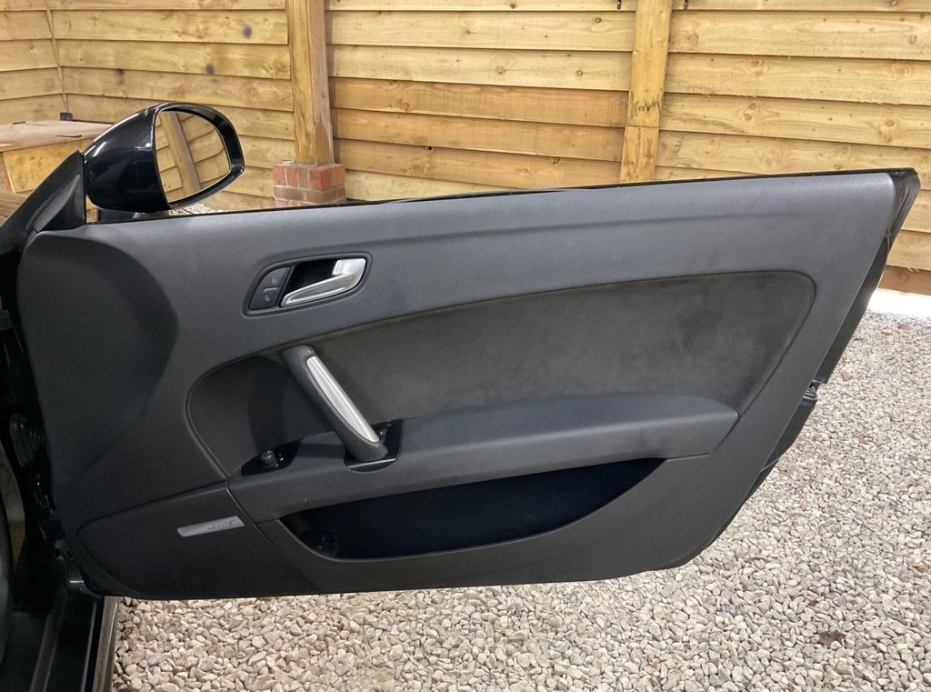 Used Audi TT 2011 for sale - 76604944: Photo 11