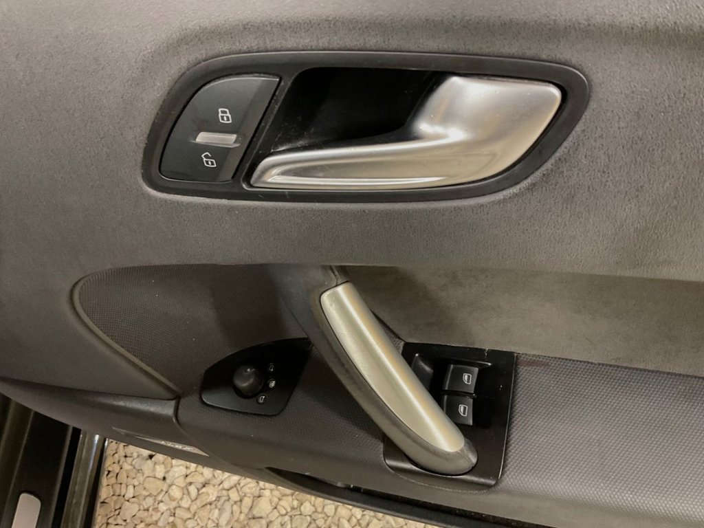 Used Audi TT 2011 for sale - 76604944: Photo 12