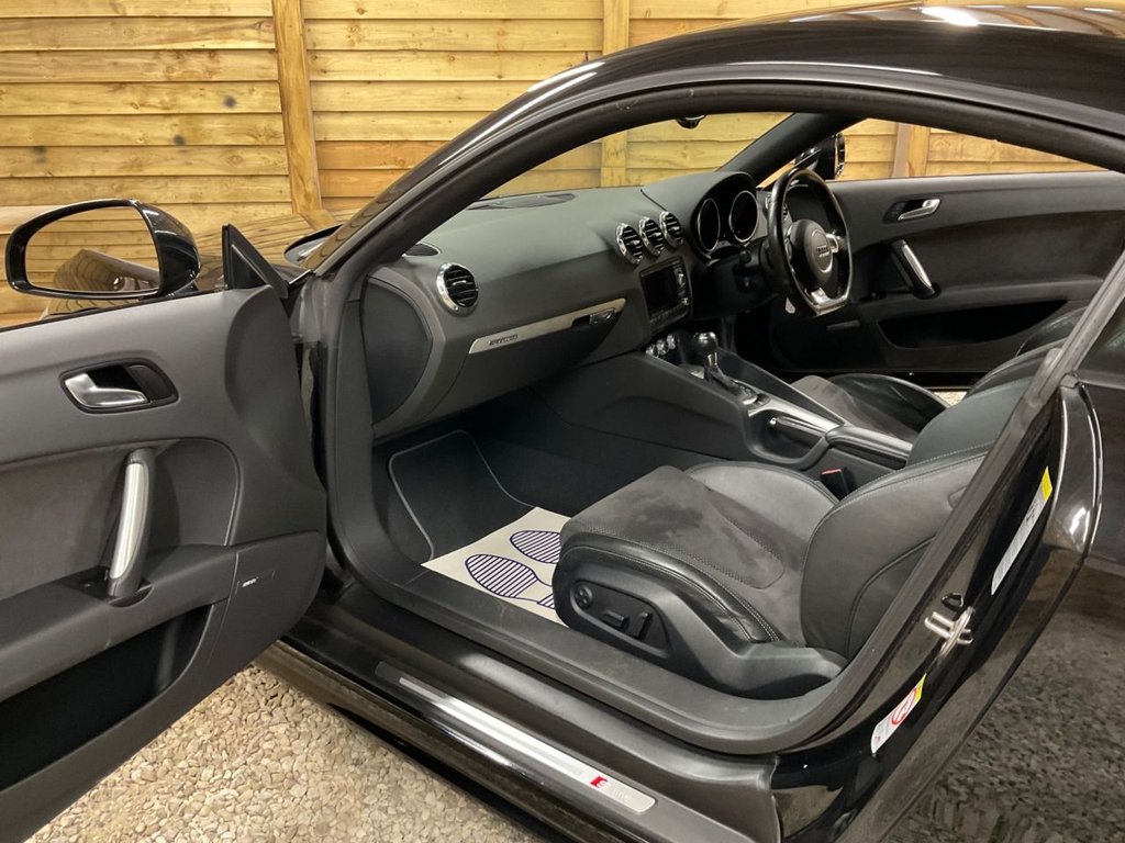 Used Audi TT 2011 for sale - 76604944: Photo 22