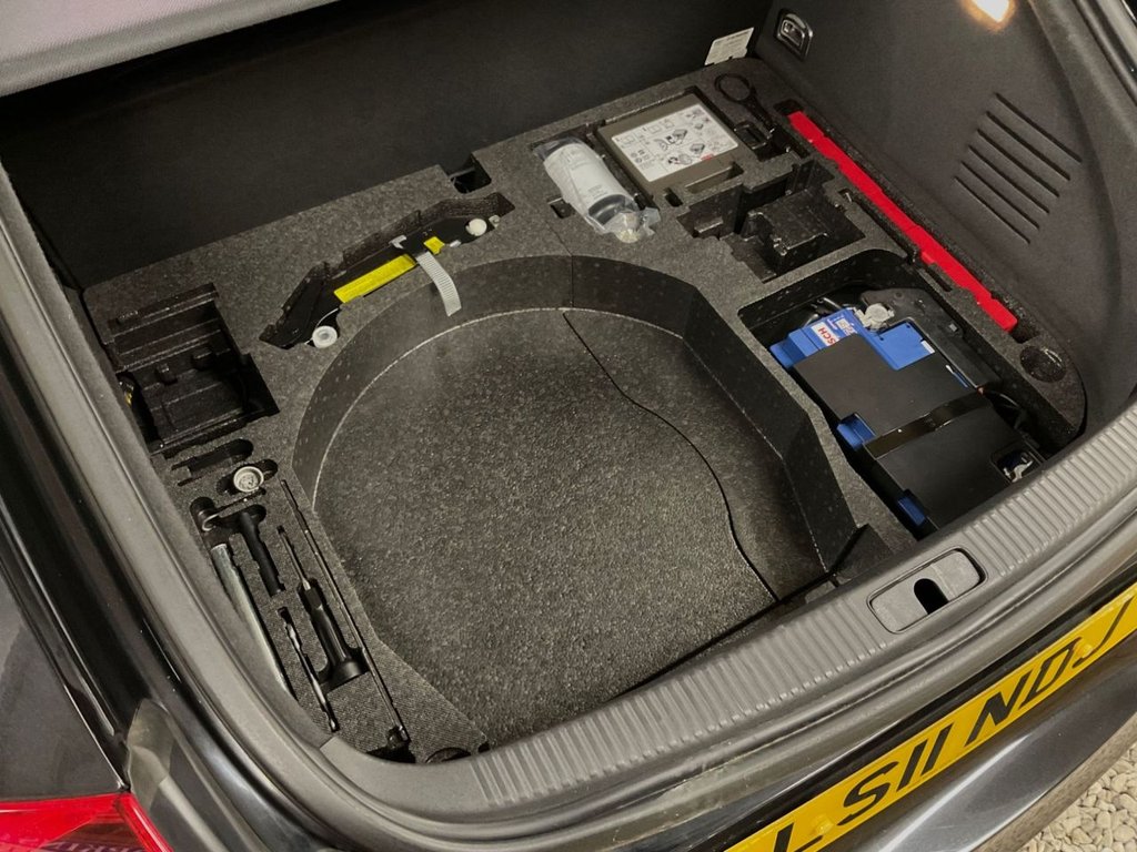 Used Audi TT 2011 for sale - 76604944: Photo 44