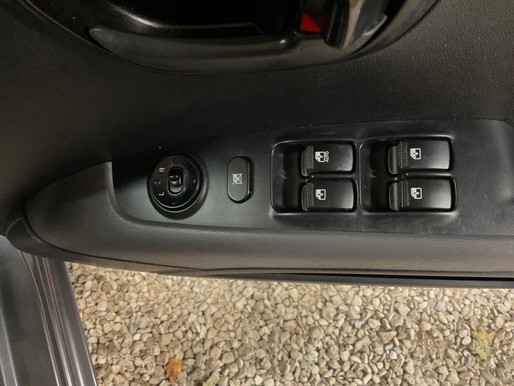 Used Hyundai i10 2011 for sale - 76081016: Photo 10