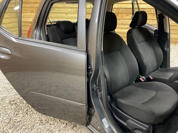 Used Hyundai i10 2011 for sale - 76081016: Photo 13