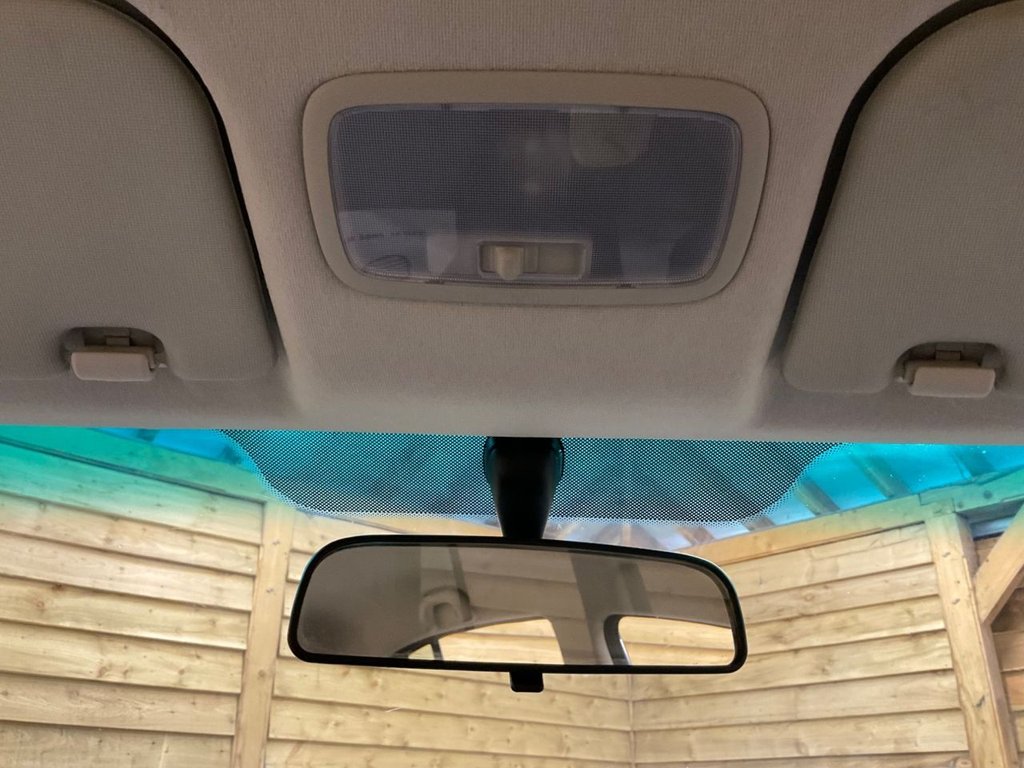 Used Hyundai i10 2011 for sale - 76081016: Photo 30