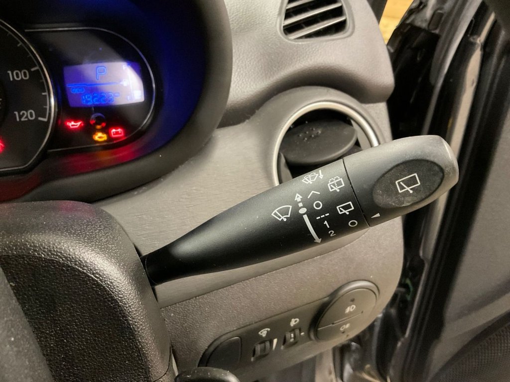 Used Hyundai i10 2011 for sale - 76081016: Photo 32