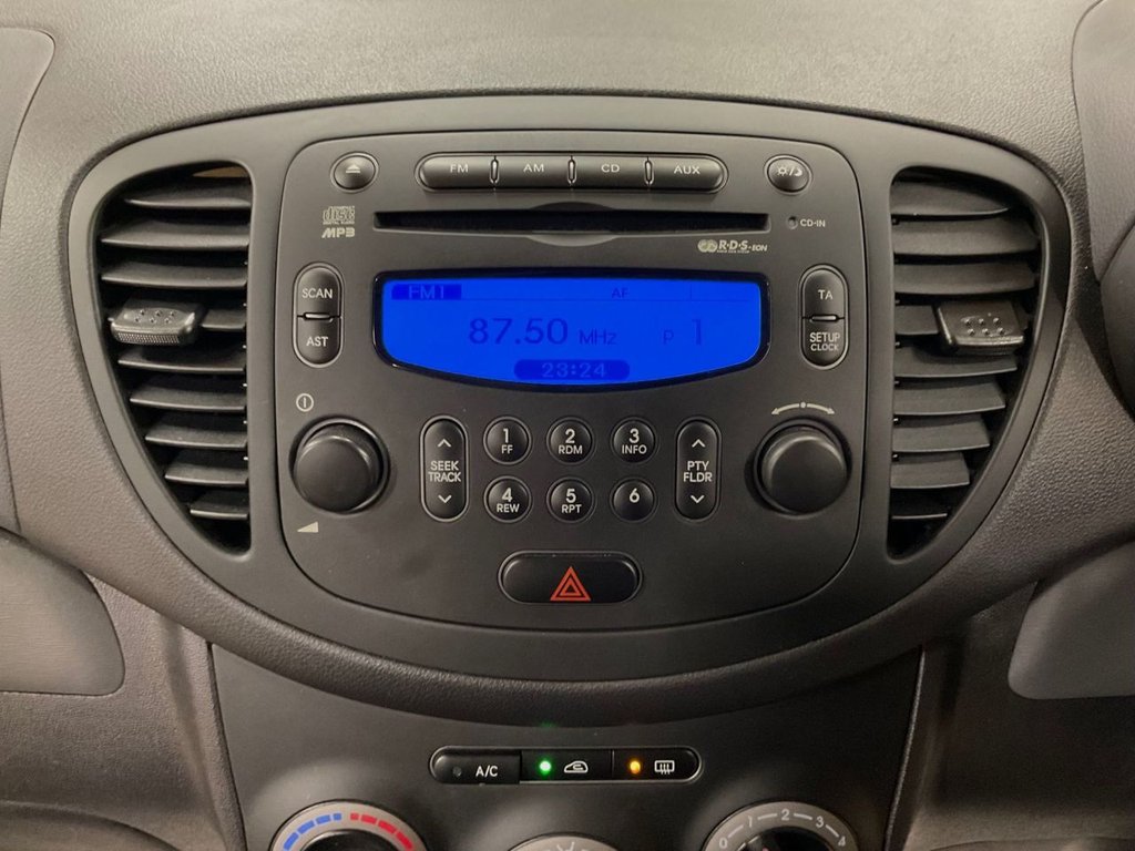 Used Hyundai i10 2011 for sale - 76081016: Photo 36