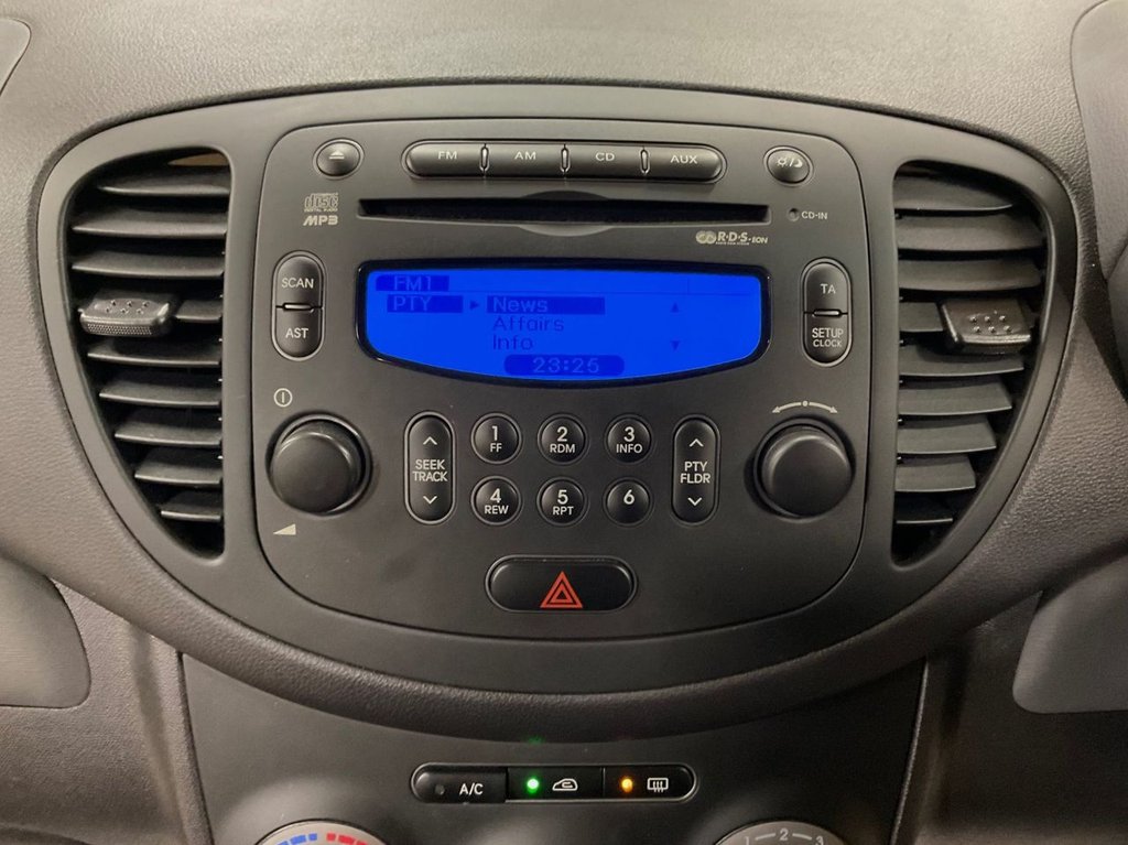 Used Hyundai i10 2011 for sale - 76081016: Photo 39