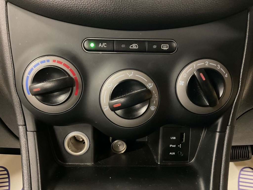 Used Hyundai i10 2011 for sale - 76081016: Photo 40