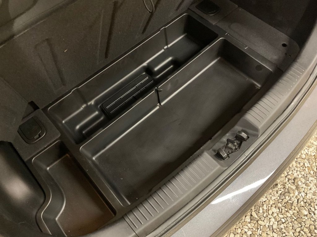 Used Hyundai i10 2011 for sale - 76081016: Photo 45