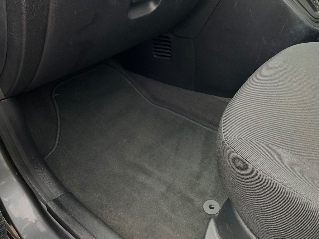 Used Hyundai i10 2011 for sale - 76081016: Photo 49