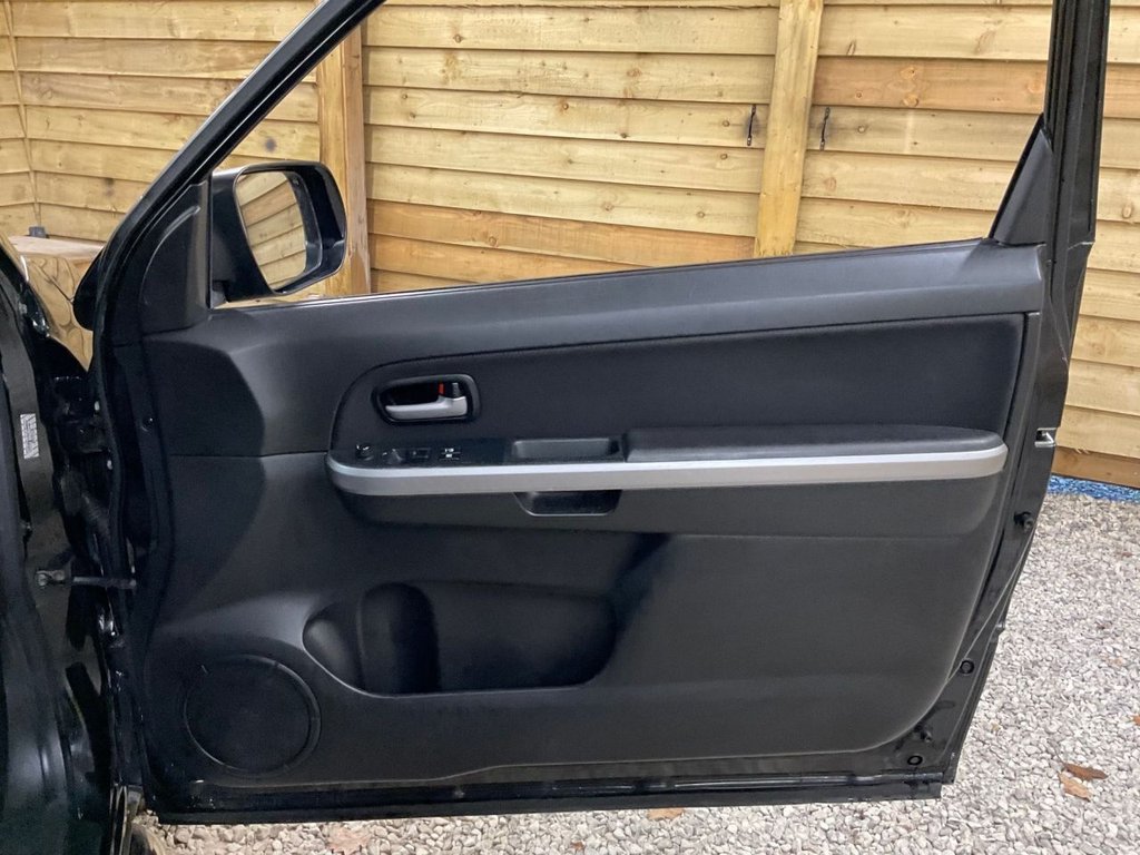 Used Suzuki Grand Vitara 2010 for sale - 76438975: Photo 11