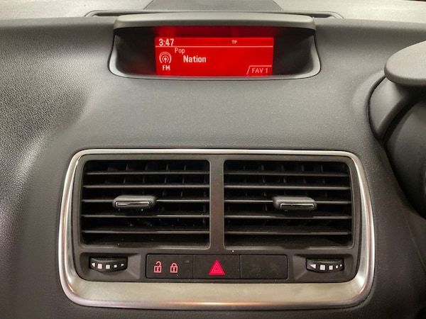 Used Vauxhall Meriva 2015 for sale - 75596658: Photo 38