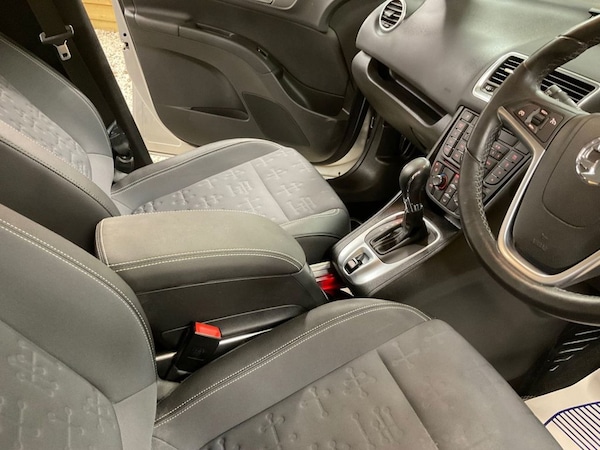 Used Vauxhall Meriva 2015 for sale - 75596658: Photo 46