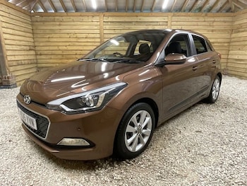 Used Hyundai i20 2015 for sale - 78358600: Photo
