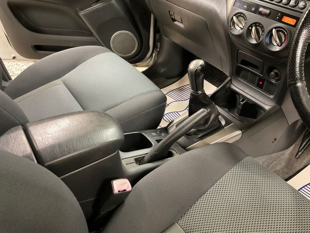 Used Toyota RAV4 2004 for sale - 76617832: Photo 13