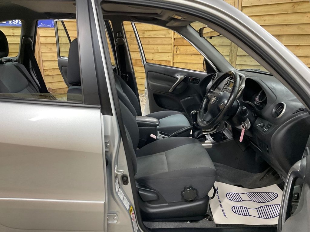 Used Toyota RAV4 2004 for sale - 76617832: Photo 14