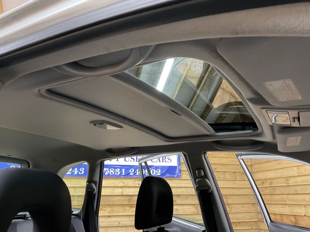 Used Toyota RAV4 2004 for sale - 76617832: Photo 17