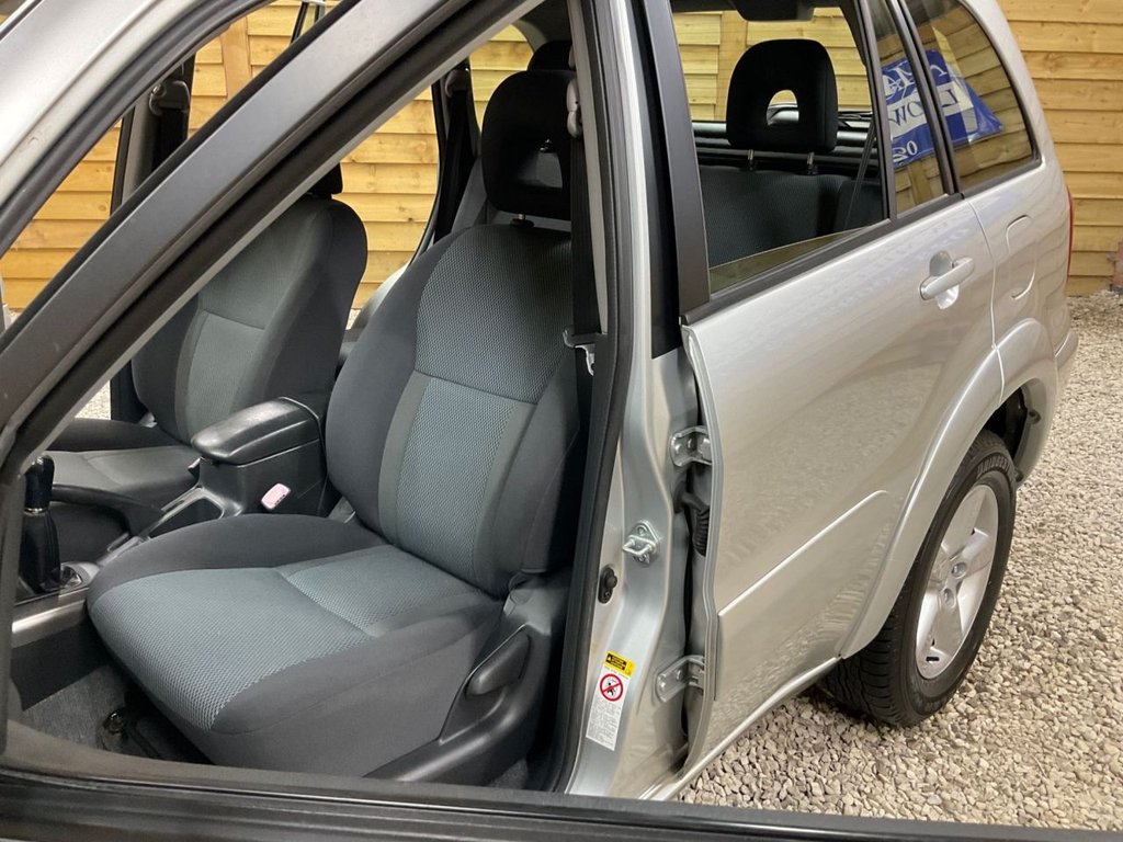 Used Toyota RAV4 2004 for sale - 76617832: Photo 23