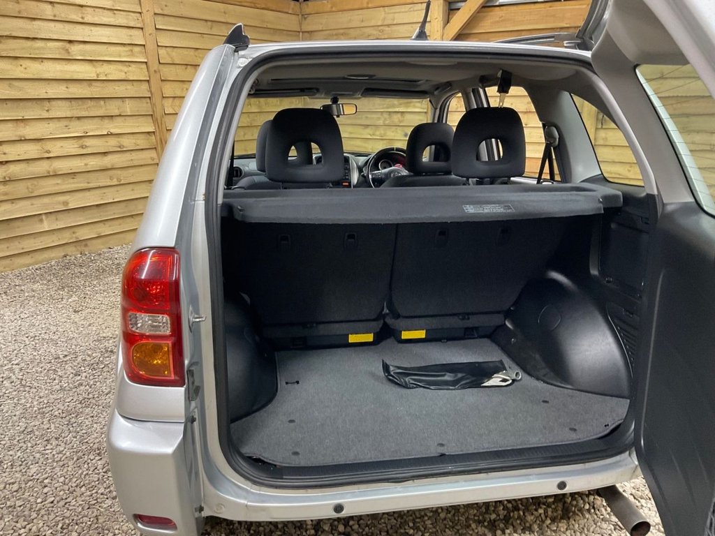 Used Toyota RAV4 2004 for sale - 76617832: Photo 43