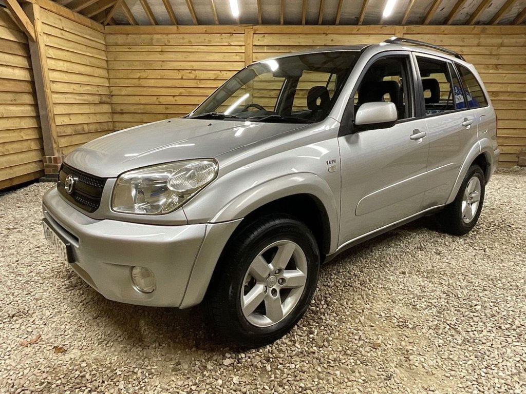 Used Toyota RAV4 2004 for sale - 76617832: Photo 5