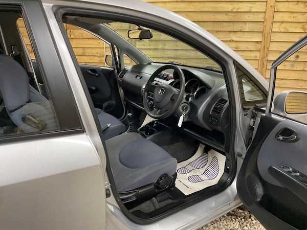Used Honda Jazz 2004 for sale - 75456760: Photo 11
