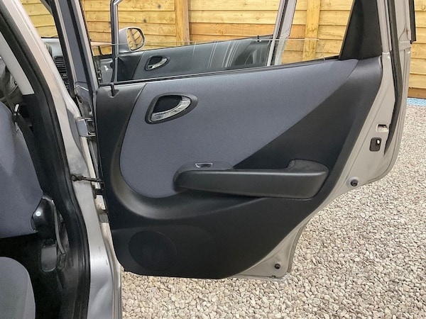 Used Honda Jazz 2004 for sale - 75456760: Photo 16