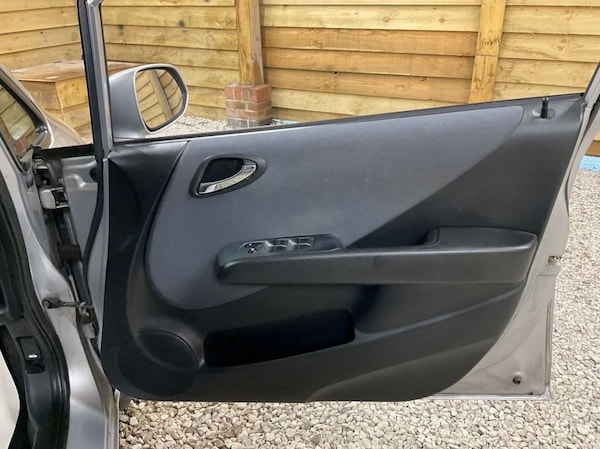 Used Honda Jazz 2004 for sale - 75456760: Photo 9