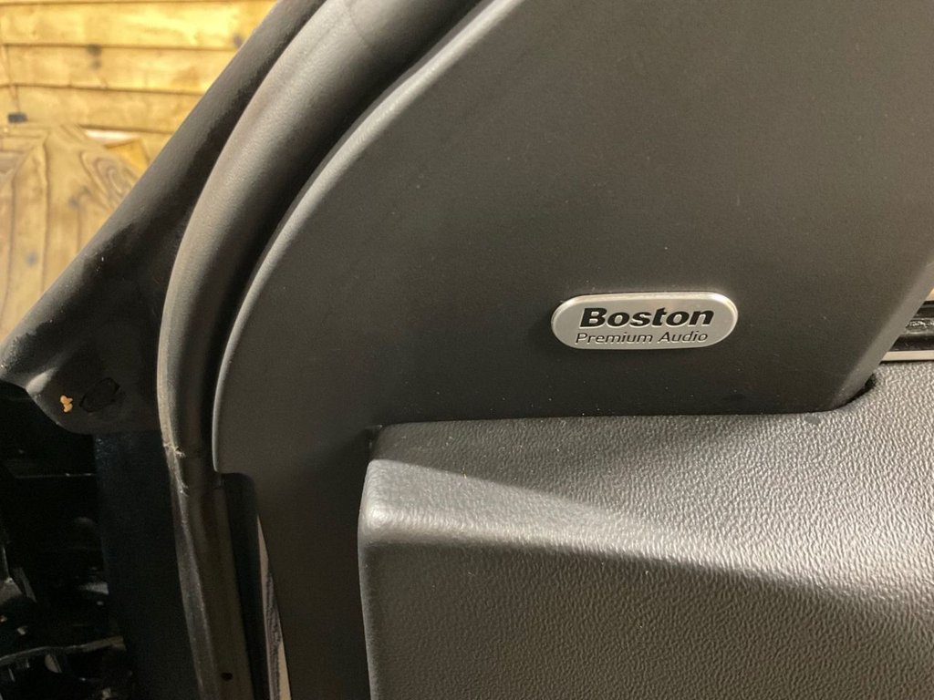 Used Chrysler 300C 2010 for sale - 76797918: Photo 12