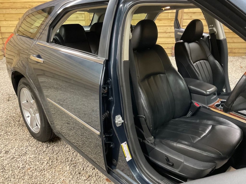 Used Chrysler 300C 2010 for sale - 76797918: Photo 16