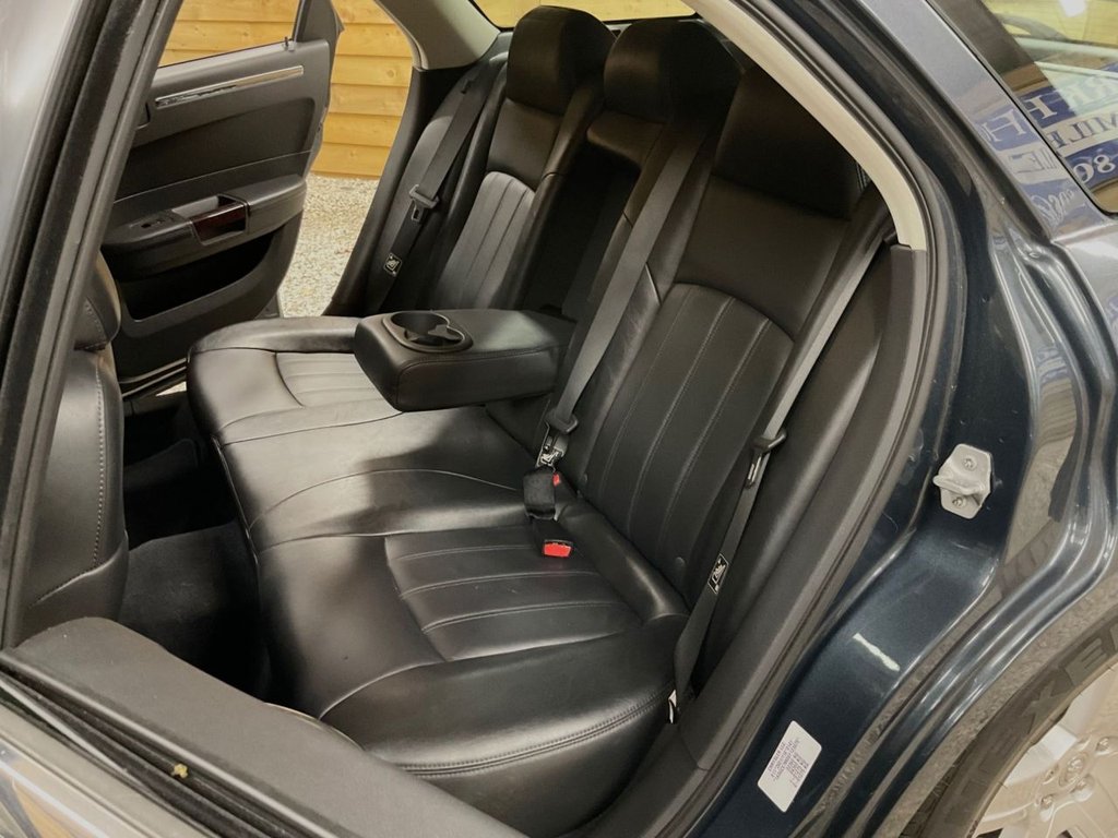 Used Chrysler 300C 2010 for sale - 76797918: Photo 28