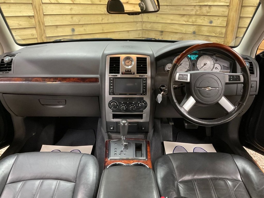 Used Chrysler 300C 2010 for sale - 76797918: Photo 31