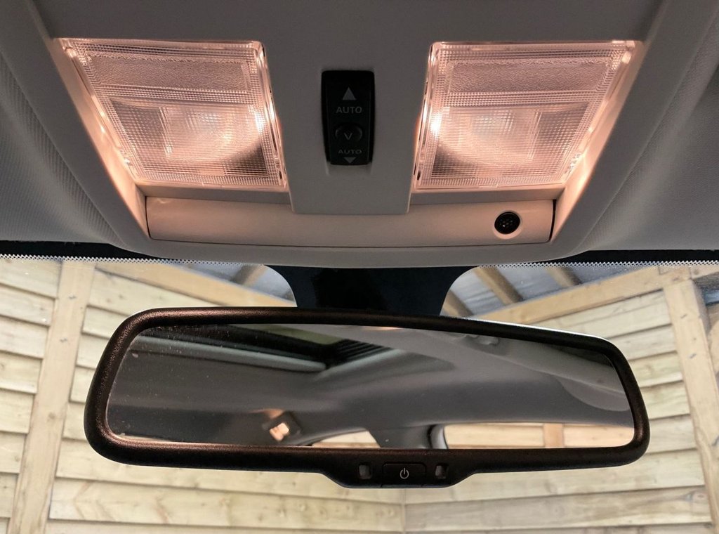 Used Chrysler 300C 2010 for sale - 76797918: Photo 33