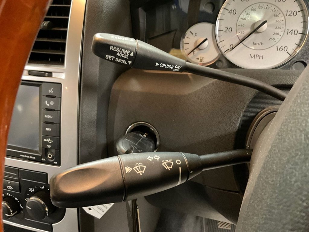 Used Chrysler 300C 2010 for sale - 76797918: Photo 34