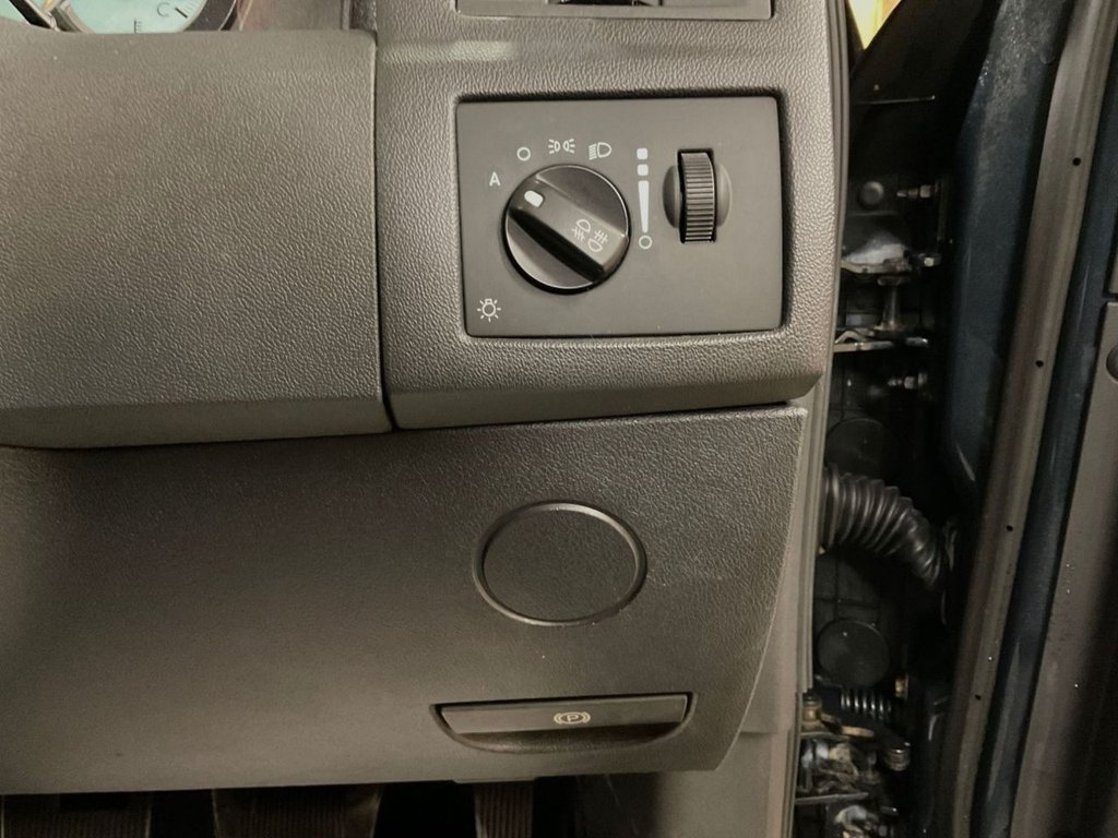 Used Chrysler 300C 2010 for sale - 76797918: Photo 36