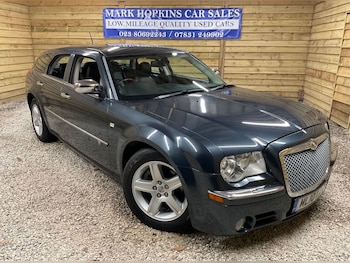 Used Chrysler 300C 2010 for sale - 76797918: Photo