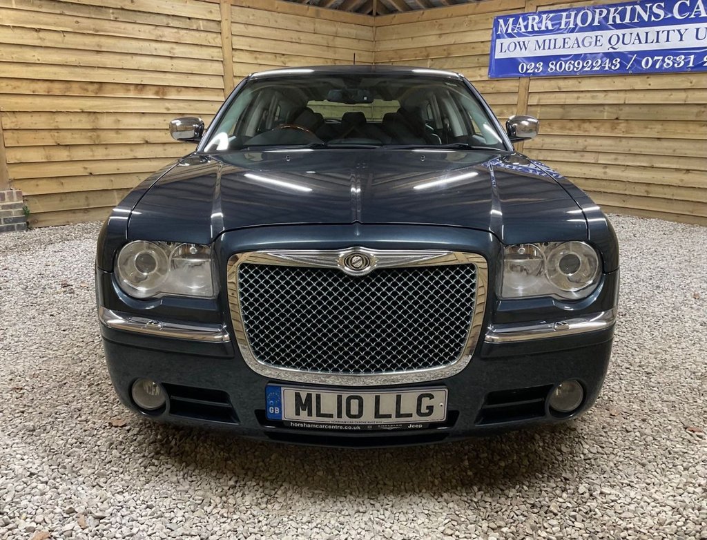 Used Chrysler 300C 2010 for sale - 76797918: Photo 4