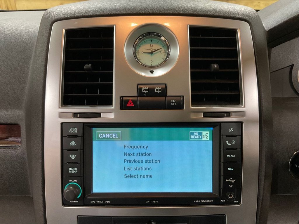 Used Chrysler 300C 2010 for sale - 76797918: Photo 41