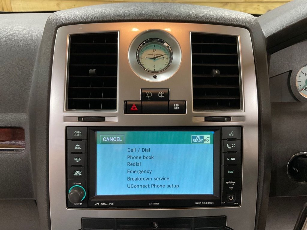 Used Chrysler 300C 2010 for sale - 76797918: Photo 43