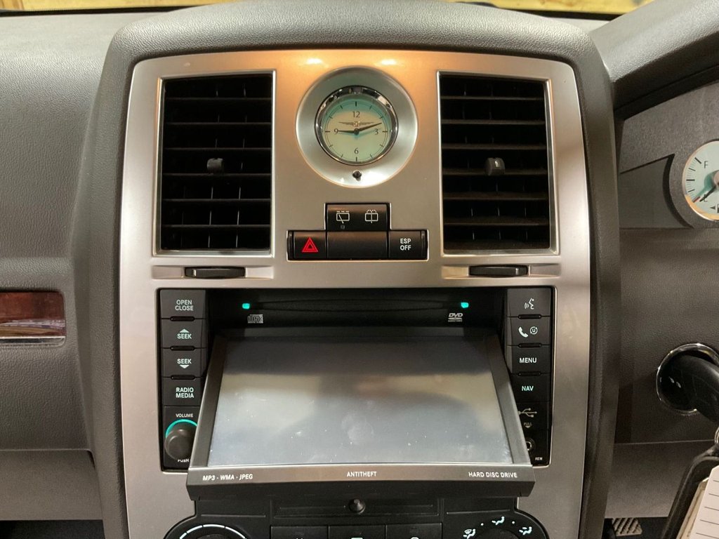 Used Chrysler 300C 2010 for sale - 76797918: Photo 44