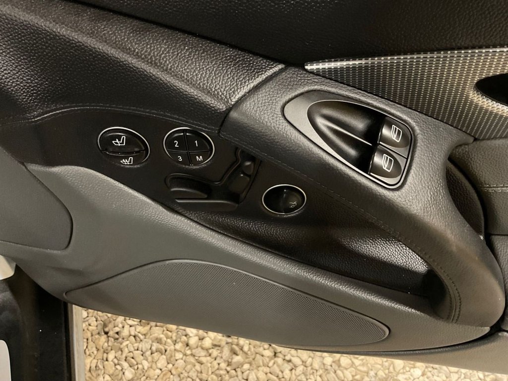 Used Mercedes-Benz SL 2004 for sale - 76617571: Photo 12