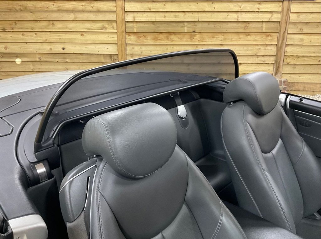 Used Mercedes-Benz SL 2004 for sale - 76617571: Photo 18