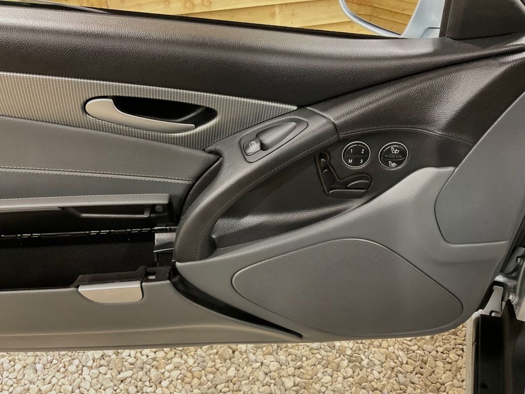 Used Mercedes-Benz SL 2004 for sale - 76617571: Photo 23