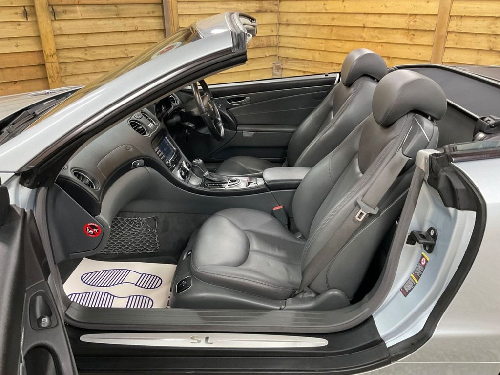 Used Mercedes-Benz SL 2004 for sale - 76617571: Photo 25