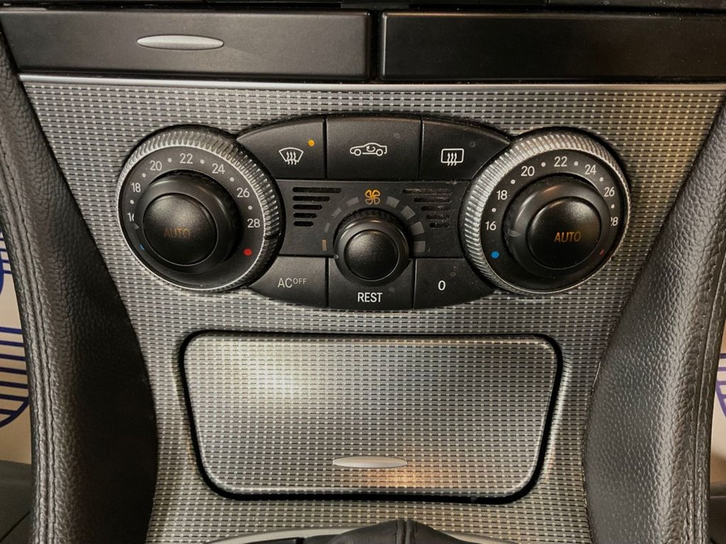 Used Mercedes-Benz SL 2004 for sale - 76617571: Photo 41