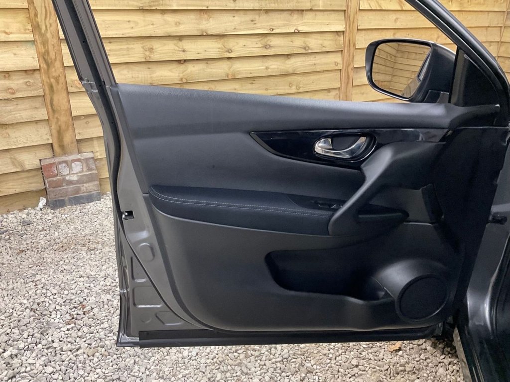 Used Nissan Qashqai 2015 for sale - 76235783: Photo 18