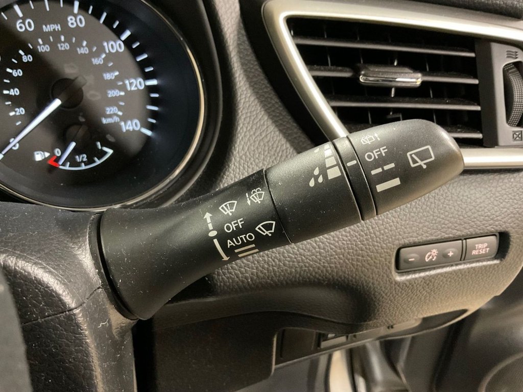 Used Nissan Qashqai 2015 for sale - 76235783: Photo 30