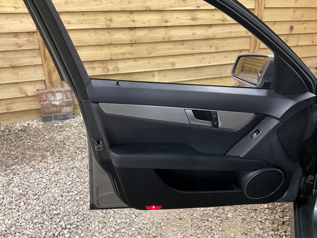 Used Mercedes-Benz C Class 2012 for sale - 76783995: Photo 20