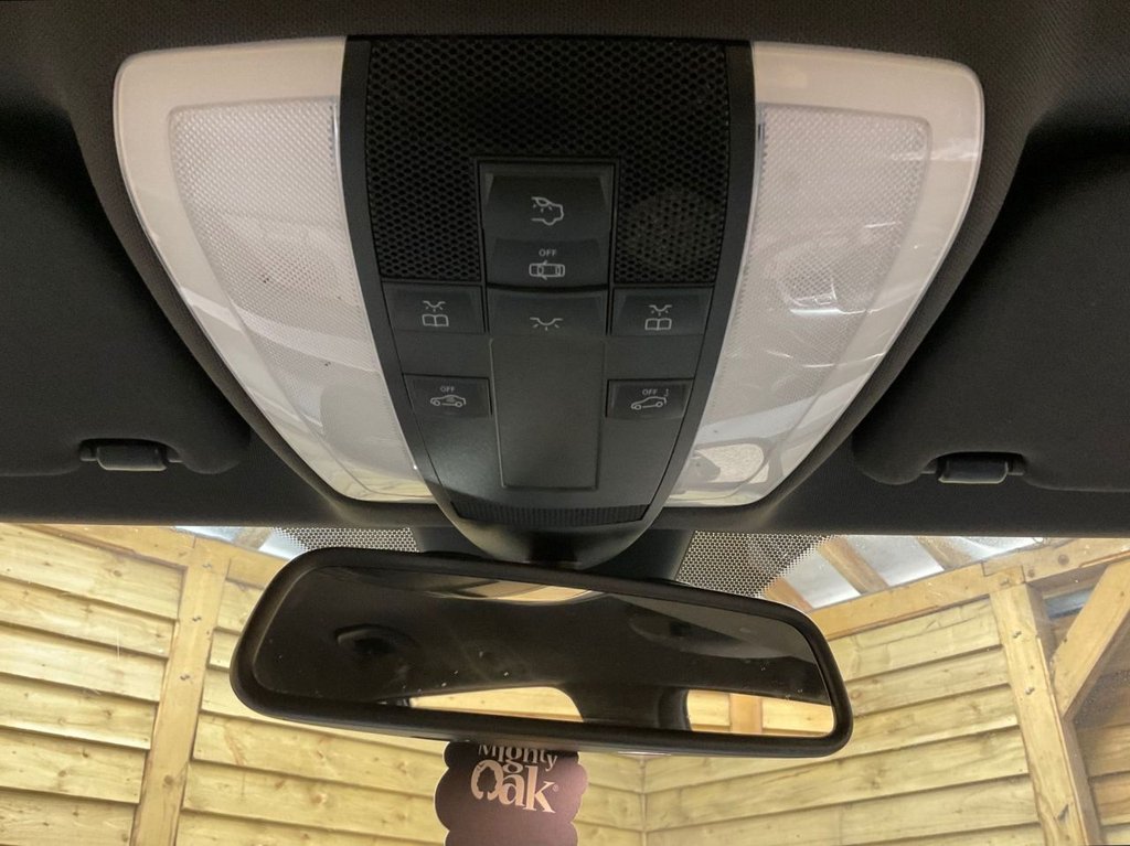 Used Mercedes-Benz C Class 2012 for sale - 76783995: Photo 29